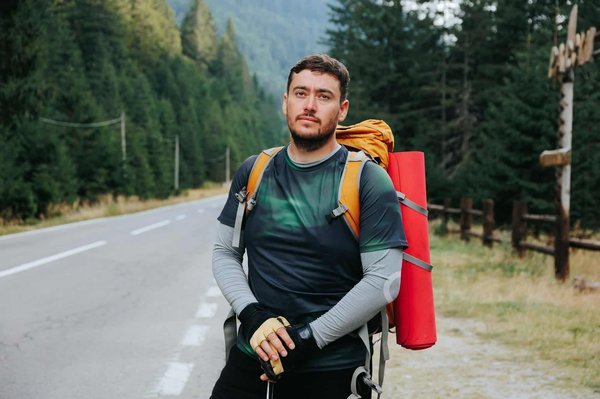 Où participer à une expédition pour observer les gorilles de montagne en Ouganda?